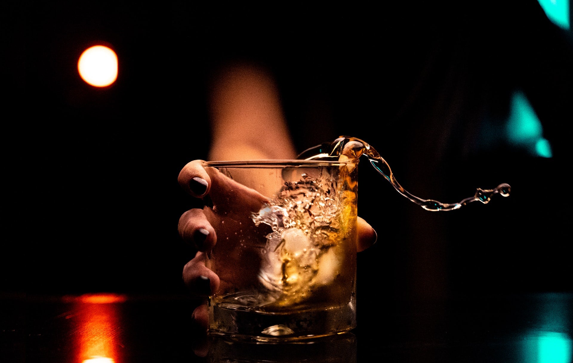 7 Whiskey Cocktails that are Perfect for Date Night 
